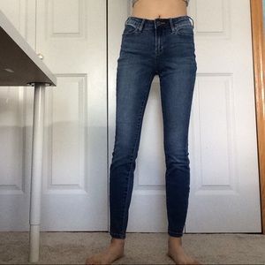Skinny blue jeans